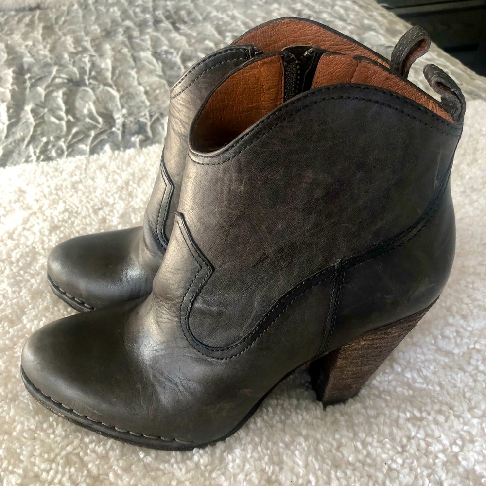 Frye Madeline leather cowboy booties!